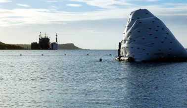 আশ্চর্যজনক Iceberg ভাসমান আরোহণ ওয়াল পিভিসি Tarpaulin সঙ্গে জল খেলনা উড়িয়ে
