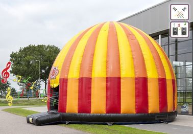 মেগা নরম আউটডোর বাউন্স হাউস ট্রাম্পলাইন Inflatable বিনোদন সরঞ্জাম