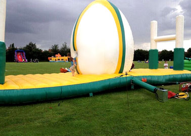 পিভিসি Tarpaulin Inflatable ইন্টারেক্টিভ গেম সবুজ এবং হোয়াইট রঙ 10.07x3.7m