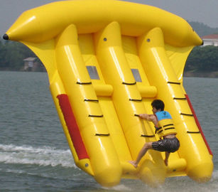 হলুদ 0.9 মিমি পিভিসি Inflatable ফ্লাই মাছ জল খেলা জন্য প্রস্ফুটিত খেলনা নৌকা