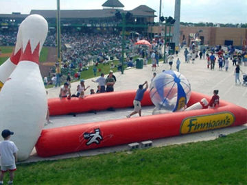 মজার কাস্টম জায়েন্ট Inflatable স্পোর্টস গেমস Zorb বল সঙ্গে মানুষের বোলিং পিনের
