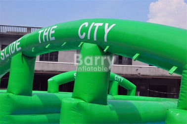 ক্রেজি ফ্যান সবুজ Inflatable শহরের স্লাইড রাস্তা / রাস্তা জন্য বড় inflatable স্লাইড
