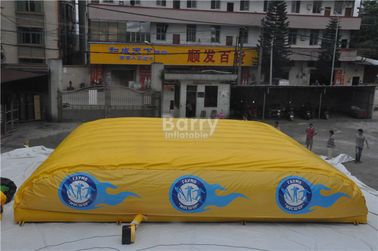 স্কিইং, বাইক জাম্প এয়ার ব্যাগ স্টান্ট জন্য উত্তেজনাপূর্ণ বহিরঙ্গন অনুপ্রবেশযোগ্য ক্রীড়া গেম Inflatable জাম্প এয়ার ব্যাগ