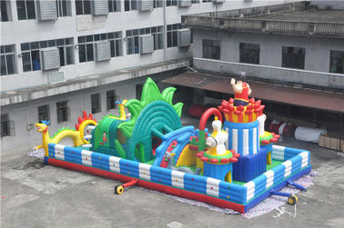 15x8M মুদ্রণযোগ্য লোগো / বাড়ির পিছনের দিকের উঠোন আবর্জনা কোর্স সঙ্গে Inflatable Toddler খেলার মাঠ