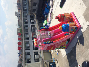 গোলাপী ক্যান্ডি 0.55 মিমি পিভিসি tarpaulin বহিরঙ্গন দৈত্য Inflatable স্লাইড / বিনোদন বিনোদন পার্ক