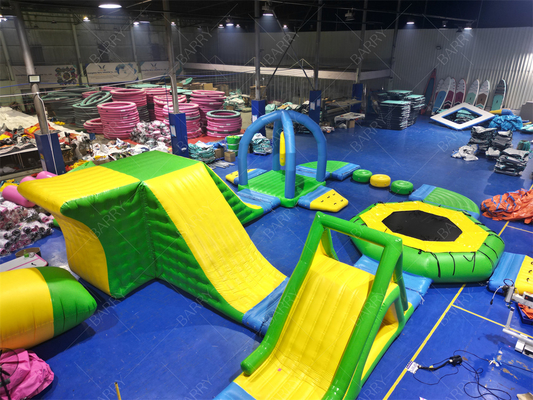 জল খেলার সরঞ্জাম গেম কাস্টম বাণিজ্যিক আউটডোর নতুন সবুজ ইনফ্ল্যাটেবল ফ্লোটিং ওয়াটার পার্ক সমুদ্রের জন্য