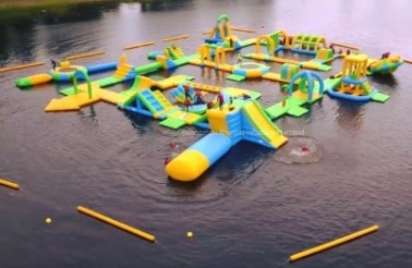 বহিরঙ্গন ভাসমান inflatable জল পার্ক 0.9mm পিভিসি inflatable জল গেম