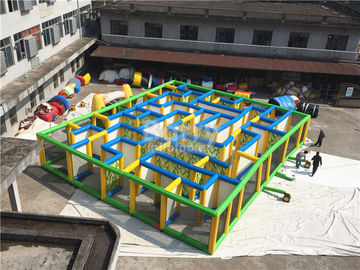 বড় Inflatable ইন্টারেক্টিভ গেম, লেজার ট্যাগ সঙ্গে প্রস্ফুটিত কর্ণ হাউন্টেড হাউস মাজা