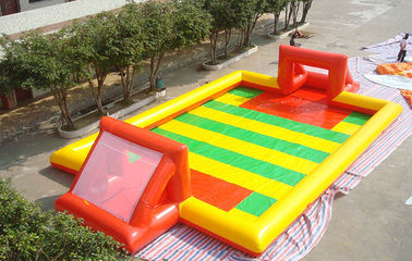আশ্চর্যজনক ক্রীড়া খেলা Inflatable ফুটবল মাঠ, রঙিন পিভিসি Inflatable ফুটবল খেলা ক্ষেত্র