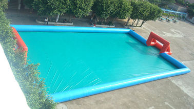Lagre Tarpaulin Inflatable স্পোর্টস গেমস, নীল রঙ Inflatable ফুটবল কোর্ট / ক্ষেত্র